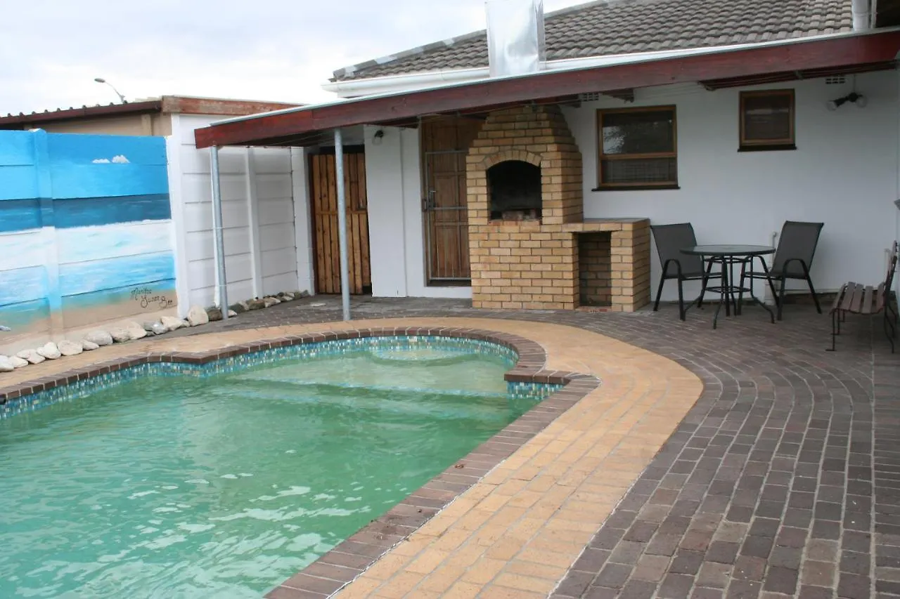 Apartment 34 On Marten Crescent Table View